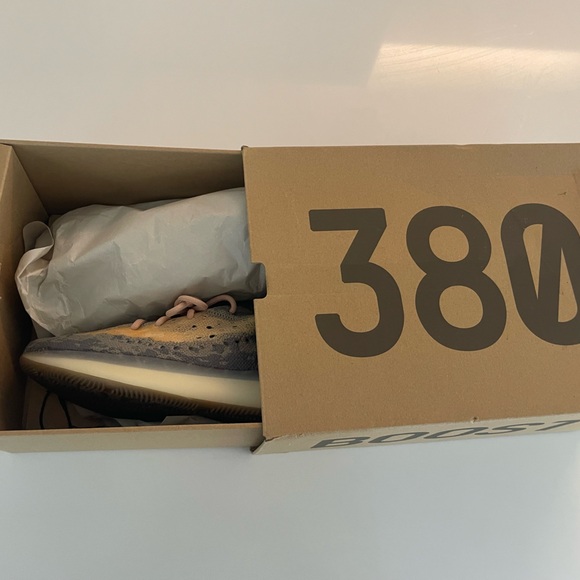 NWT Yeezy 380 Boost Mist - Picture 4 of 6